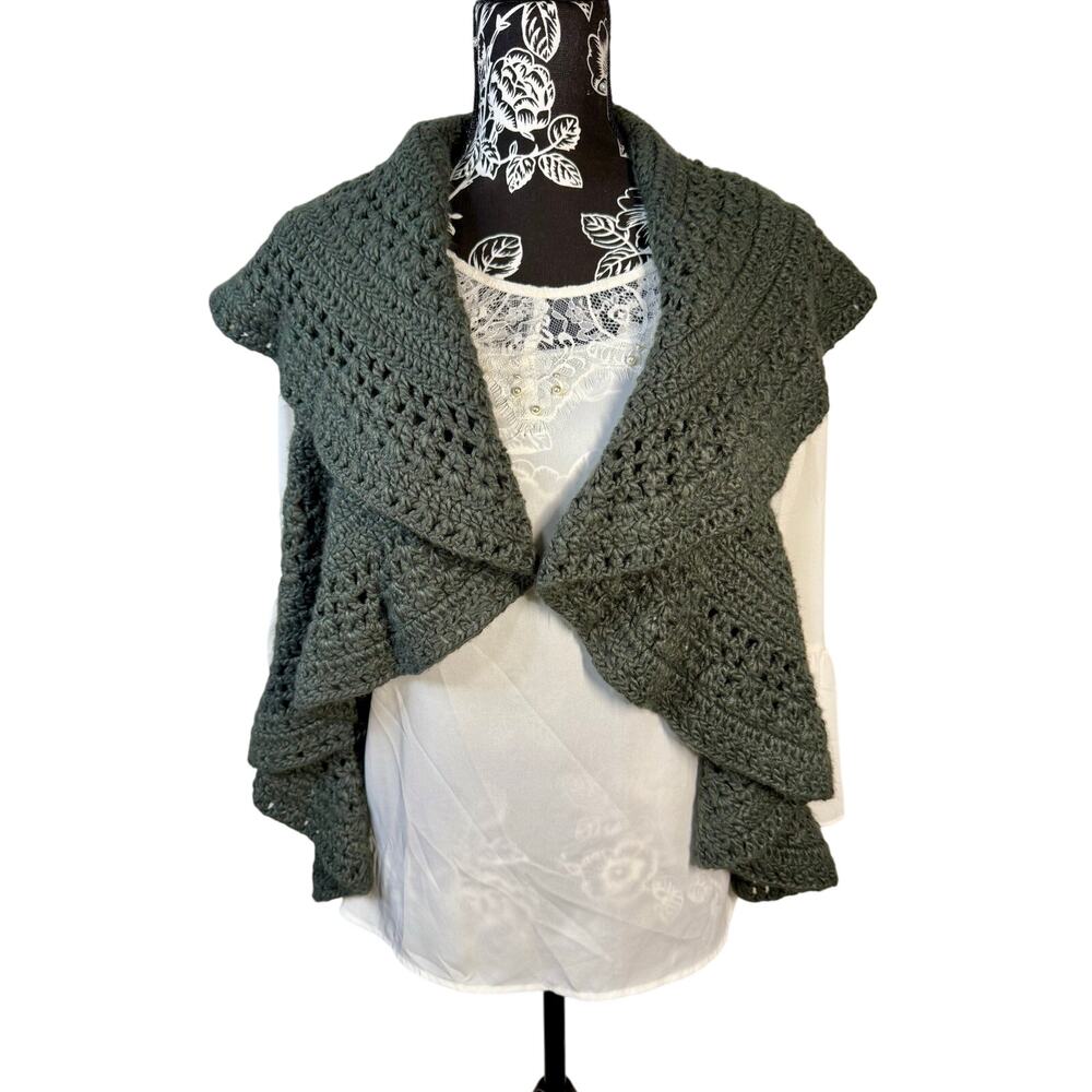 Forever 21 Crochet Boho Cottagecore Sleeveless Cardigan Vest Gray